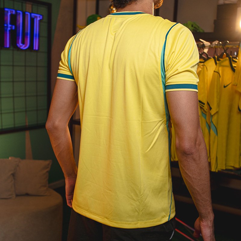 Brasil 2026 — Titular · Torcedor — Amarela — vista alternativa